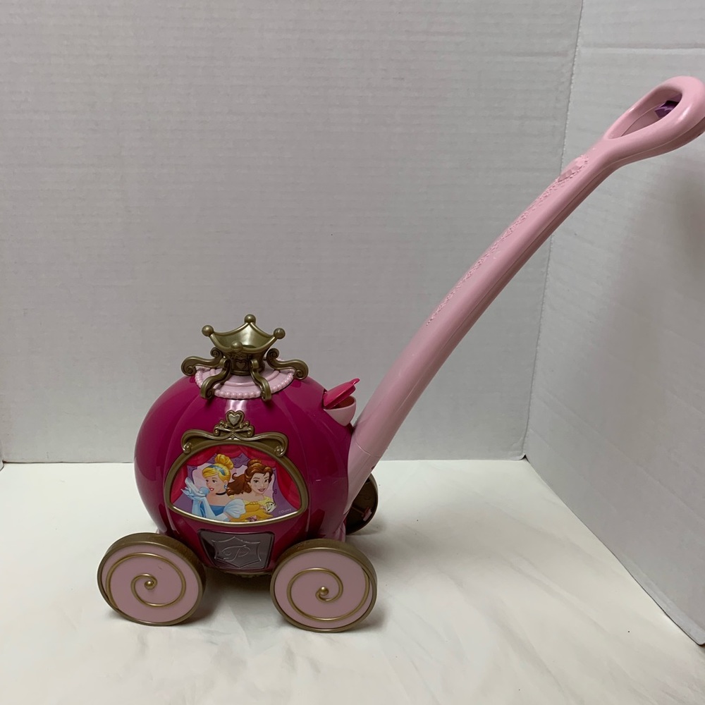 Disney princess carriage bubble maker
